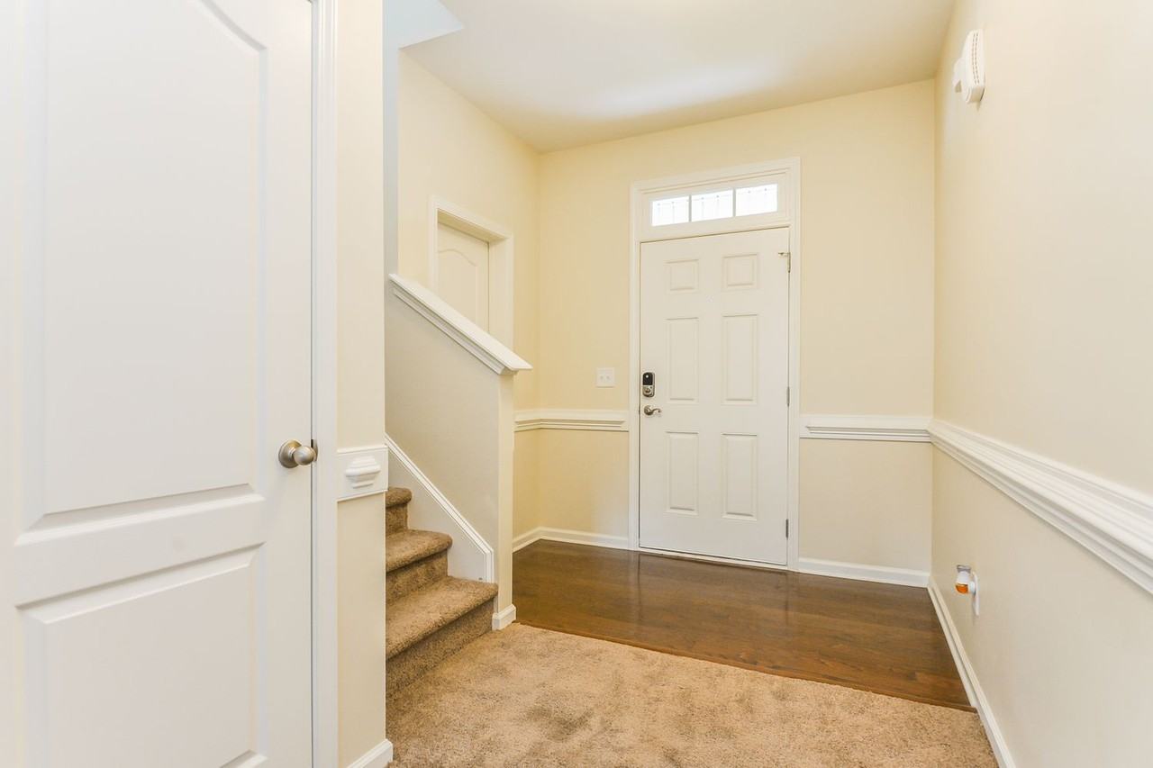 119 Marsh Creek Dr - Photo 2 of 23