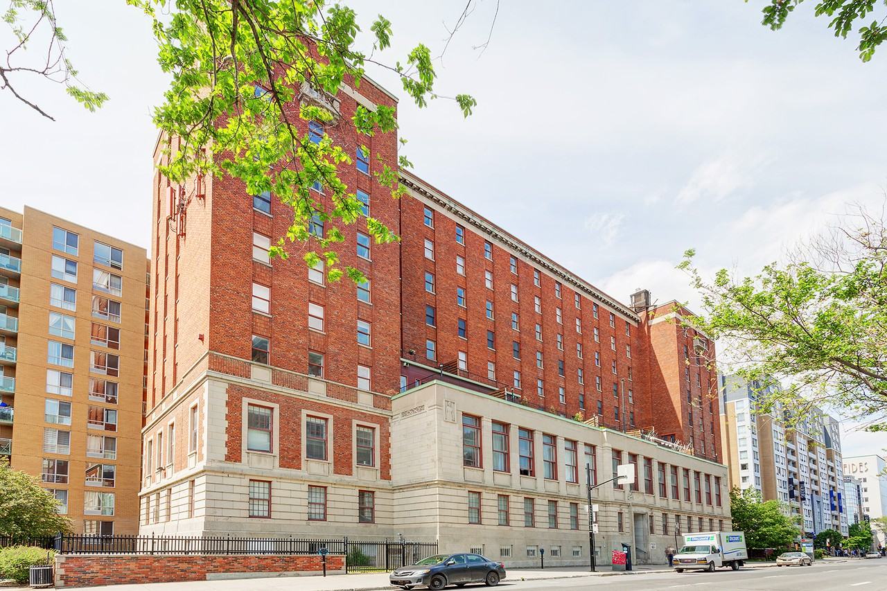 65 Boulevard RenéLévesque Est 703, Montréal, QC H2X 1N2 1 Bedroom