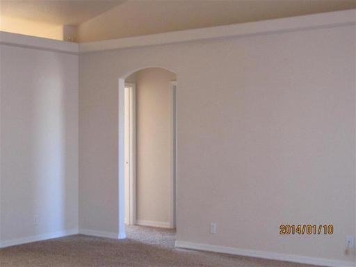 1608 NE Idarock St - Photo 3 of 11