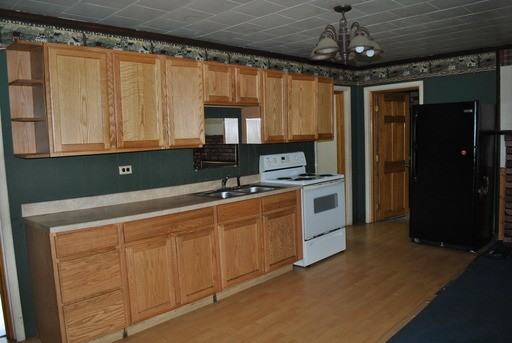 130 Cottage Ln - Photo 3 of 8