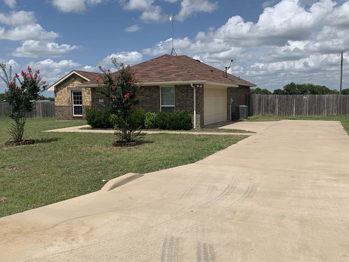 310 Windmill Court - Photo 2 of 14