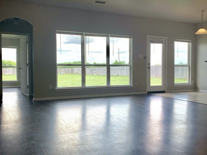 310 Windmill Court - Photo 3 of 14