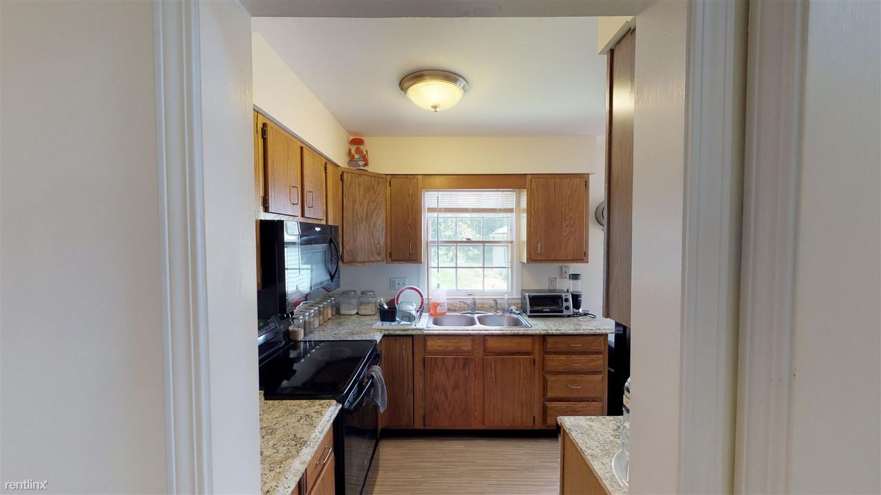 1802 Charlton Ave - Photo 3 of 10
