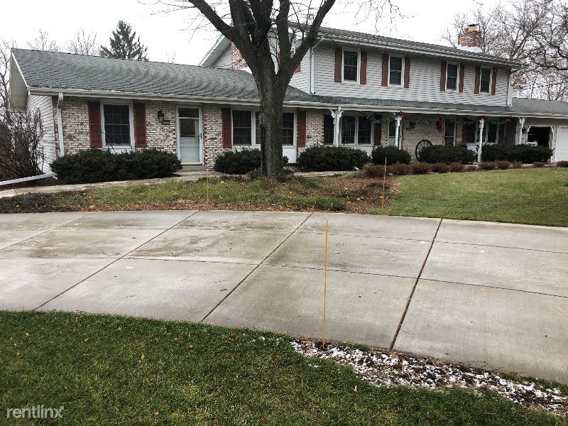 19350 N Hills Dr - Photo 2 of 8