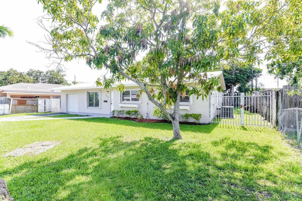 15741 Sw 102nd Ct - Photo 3 of 21