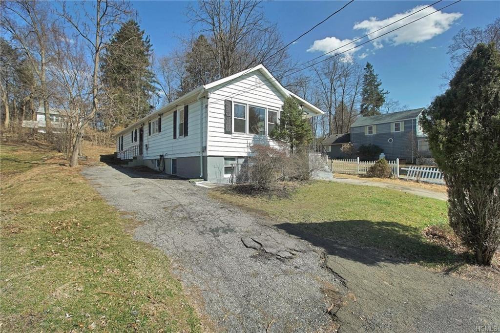 170 Shore Dr - Photo 2 of 30