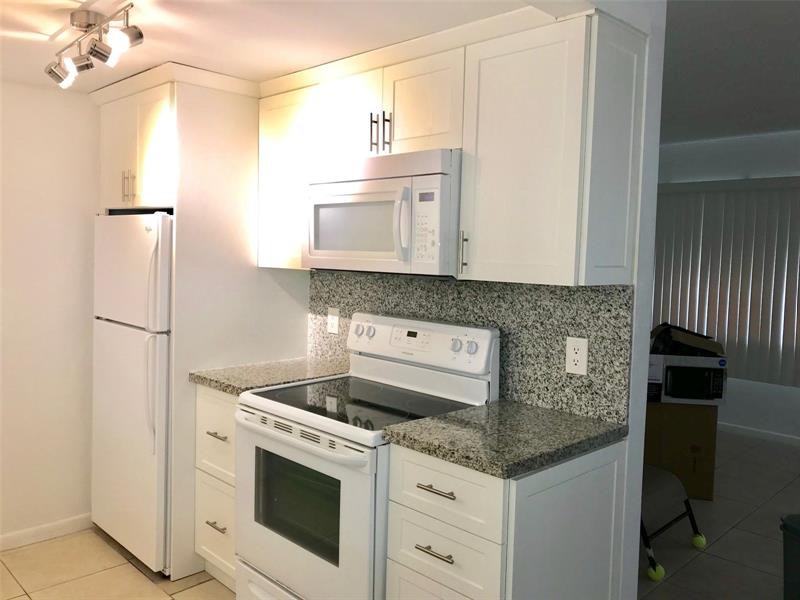 4701 Martinique Dr #D1 - Photo 3 of 6