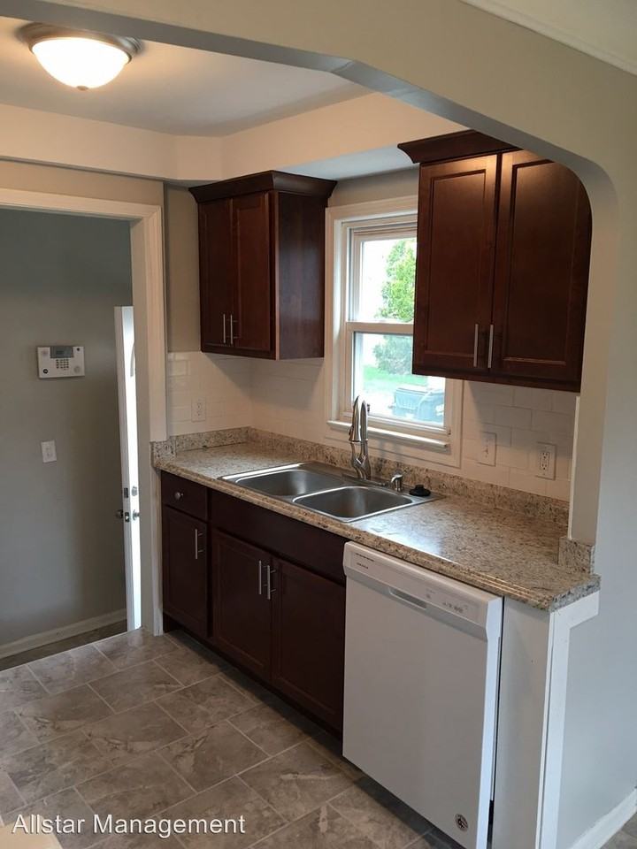 1328 Elmwood Rd - Photo 3 of 12