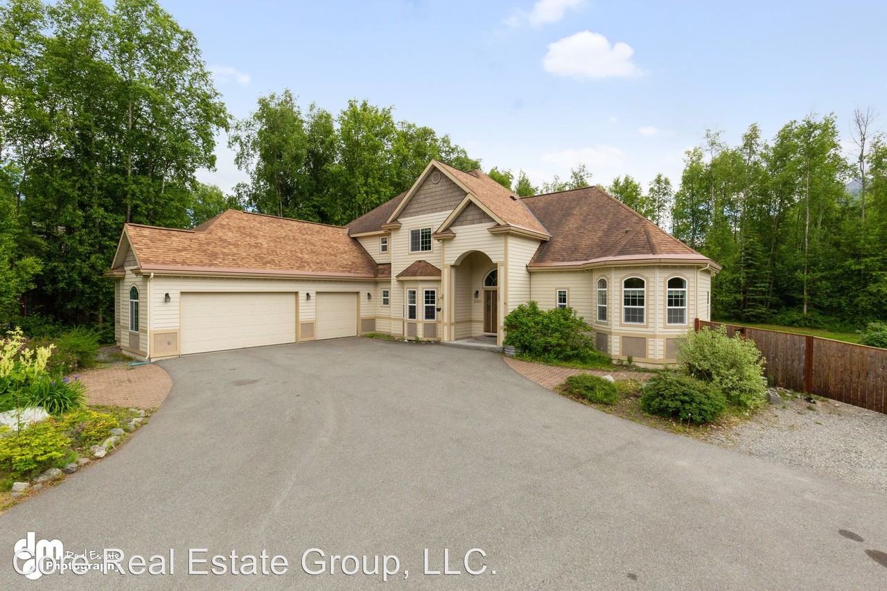 21223 Polly Cir - Photo 2 of 25