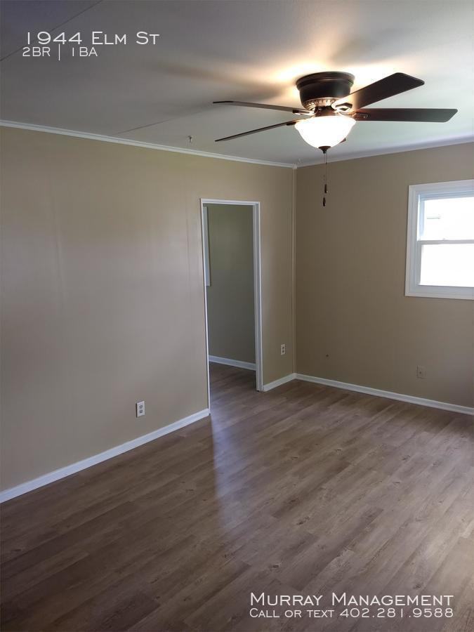 1944 Elm St - Photo 3 of 11