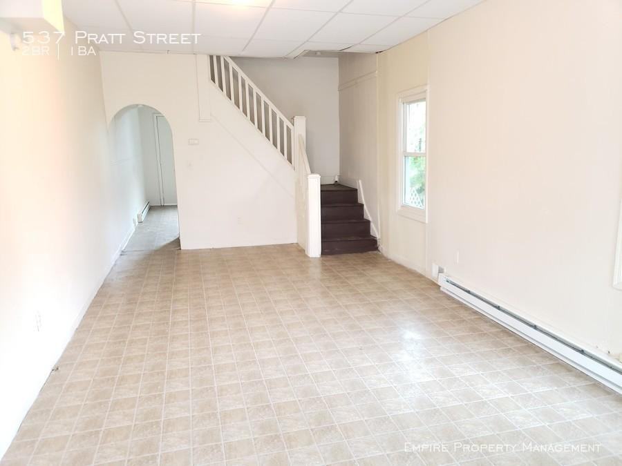 537 Pratt St - Photo 2 of 12