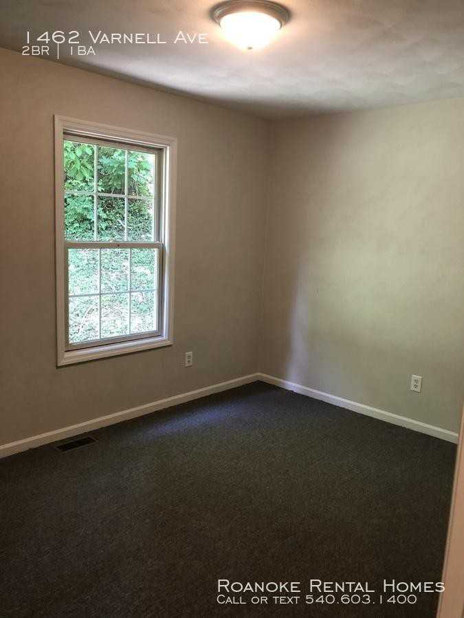 1462 Varnell Ave NE - Photo 2 of 8