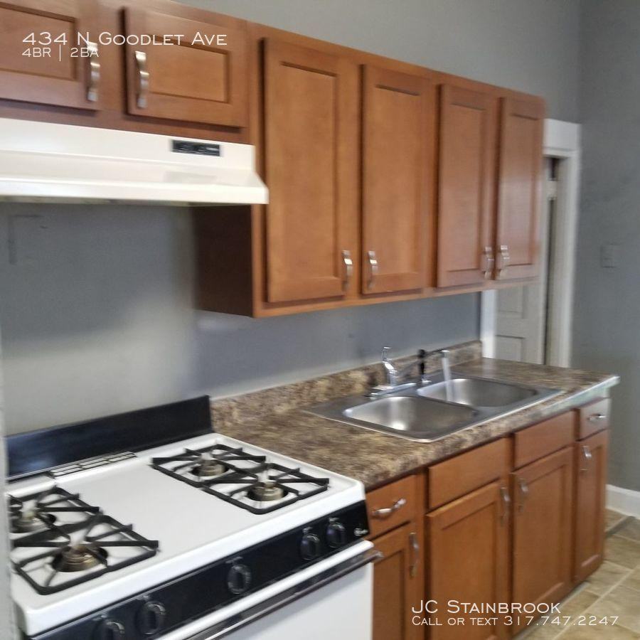 434 N Goodlet Ave - Photo 3 of 11