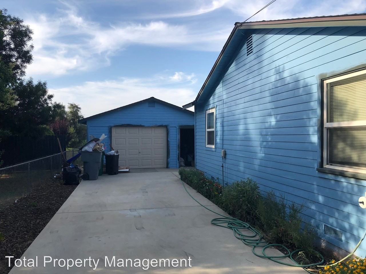 21356 Redwood Ave - Photo 3 of 36