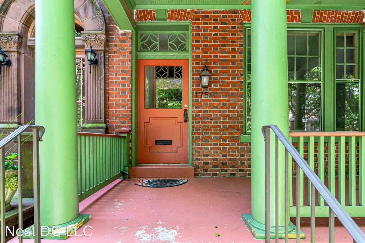 1756 Park Rd NW - Photo 3 of 50