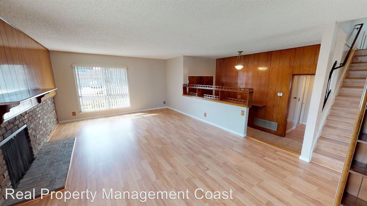8270 Briarwood St - Photo 2 of 15
