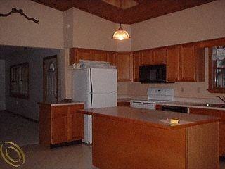 310 S Madison St - Photo 3 of 6