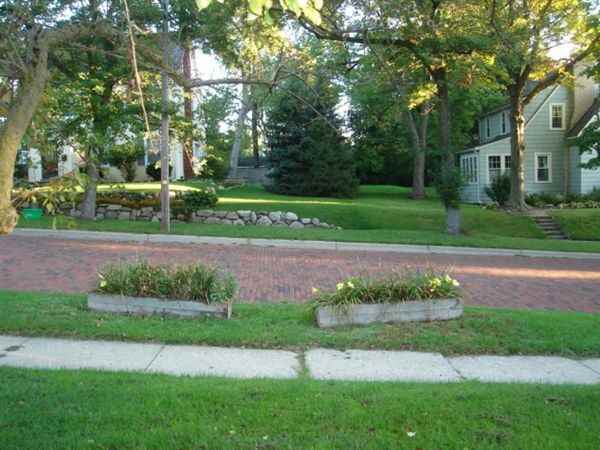 1205 Hillcrest Ave - Photo 2 of 30