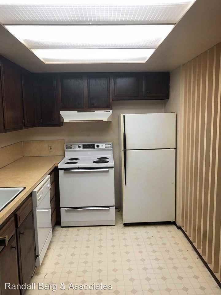 5300 Beach Dr SW - Photo 2 of 6