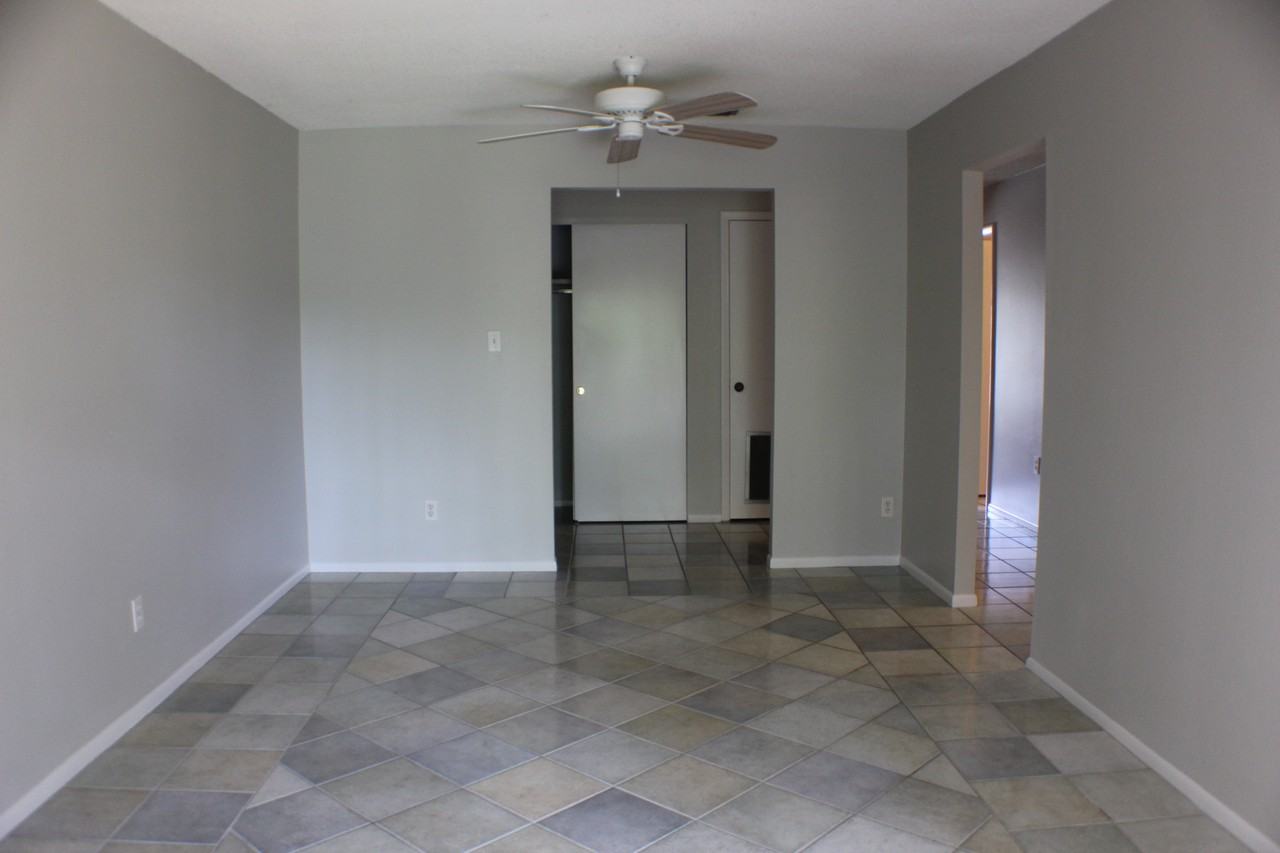 8370 13th St N #C - Photo 2 of 13