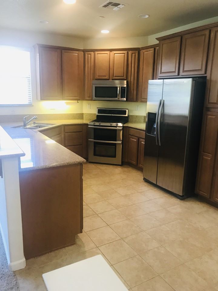 4840 Spyglass Dr - Photo 3 of 17