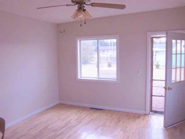 821 Monroe St - Photo 3 of 7