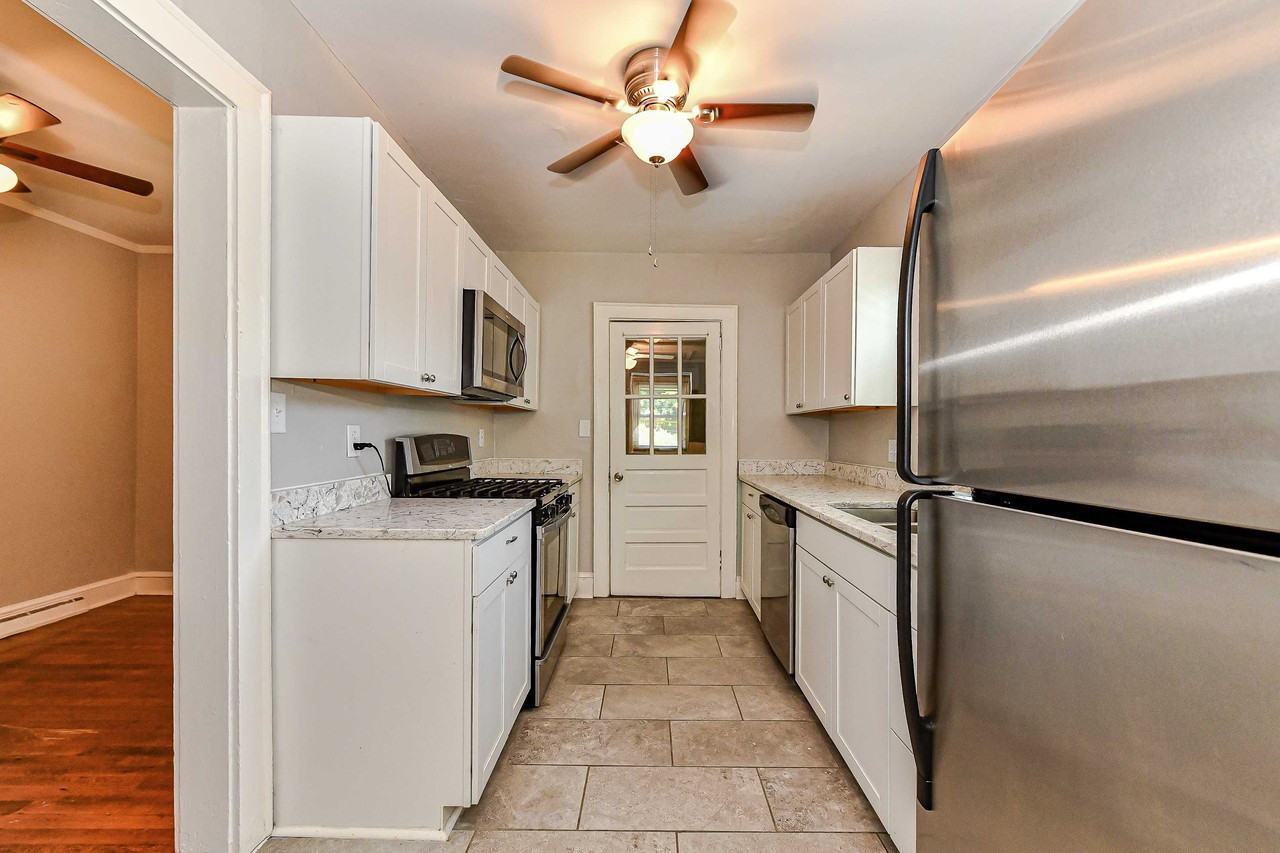 3105 Carol Ave - Photo 2 of 19