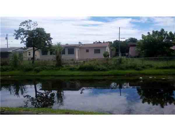 2741 NW 38th Terrace - Photo 2 of 6