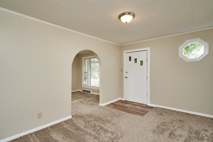 5459 Bartlett Rd - Photo 3 of 18