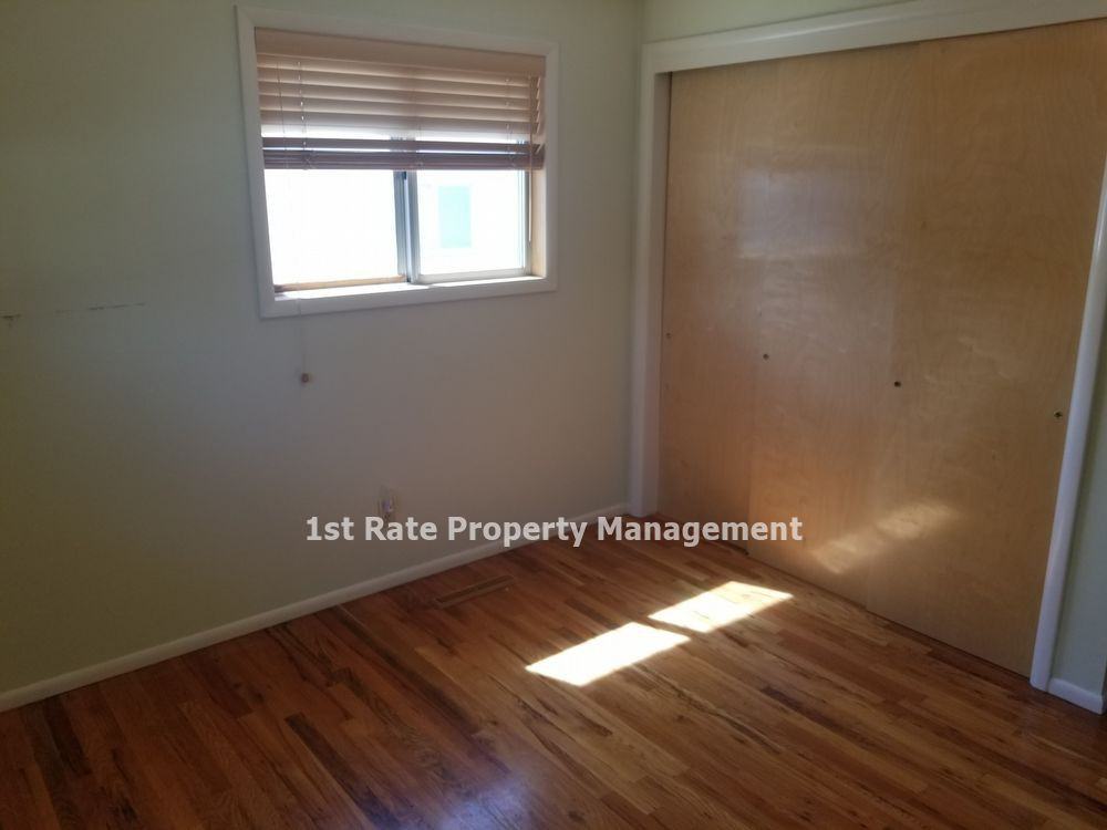 6804 Poplar St - Photo 3 of 17