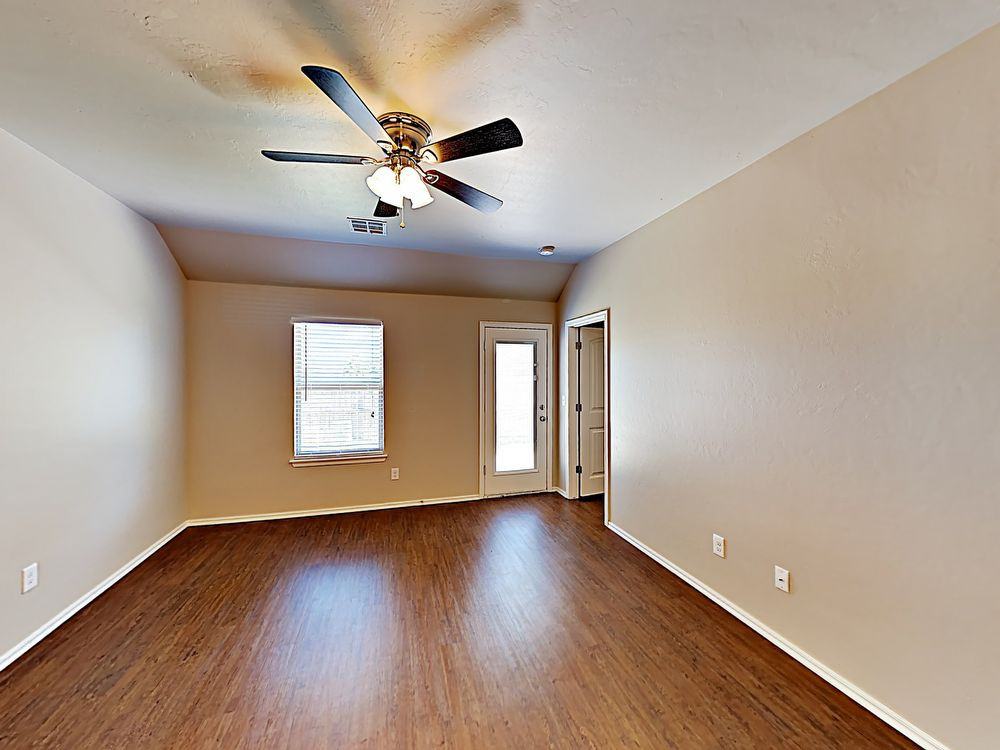 11201 Coachmans Rd - Photo 3 of 11
