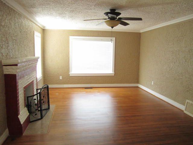 1913 S Yorktown Ave - Photo 3 of 16