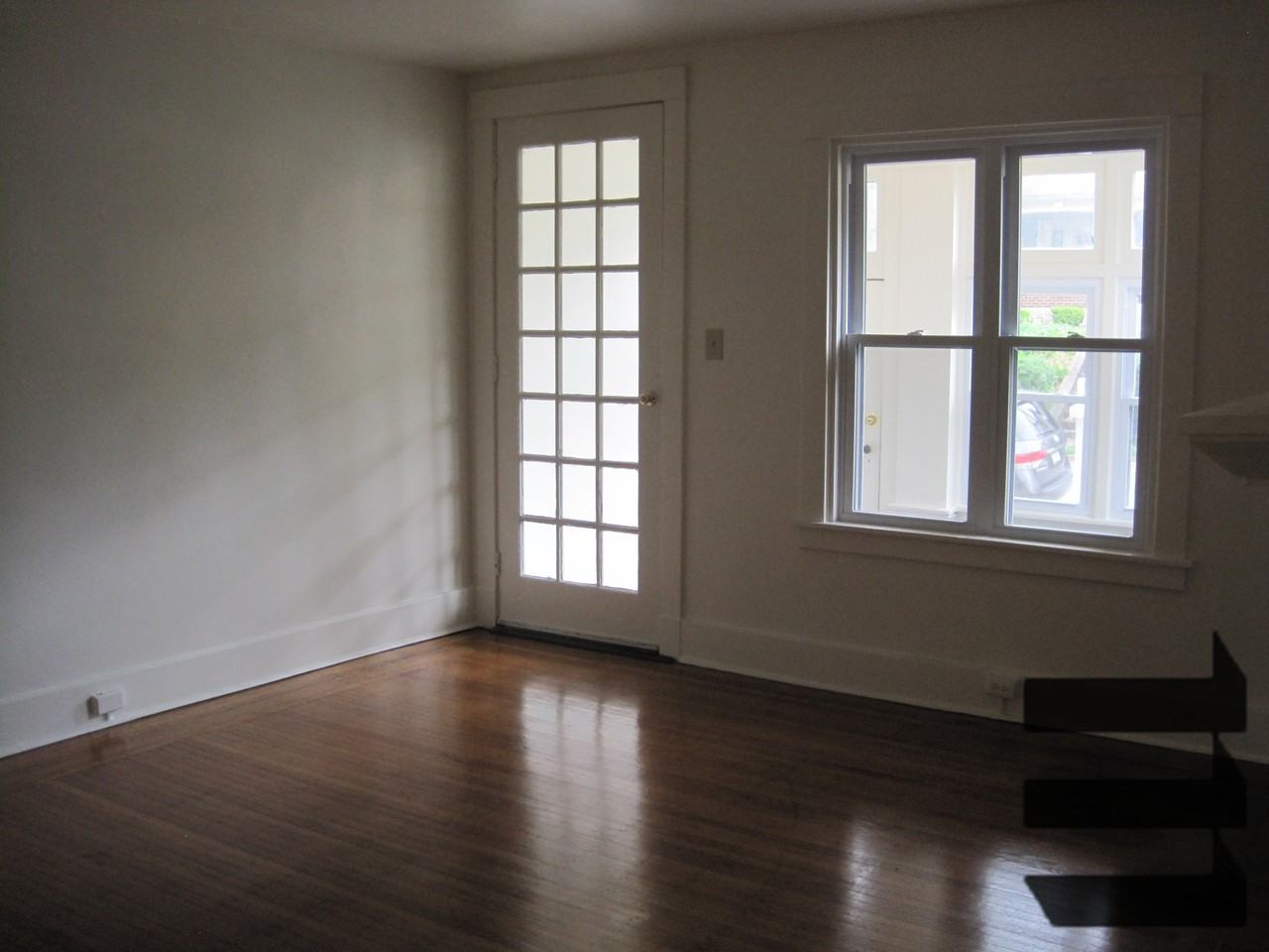 5922 Douglas Street - Photo 3 of 8