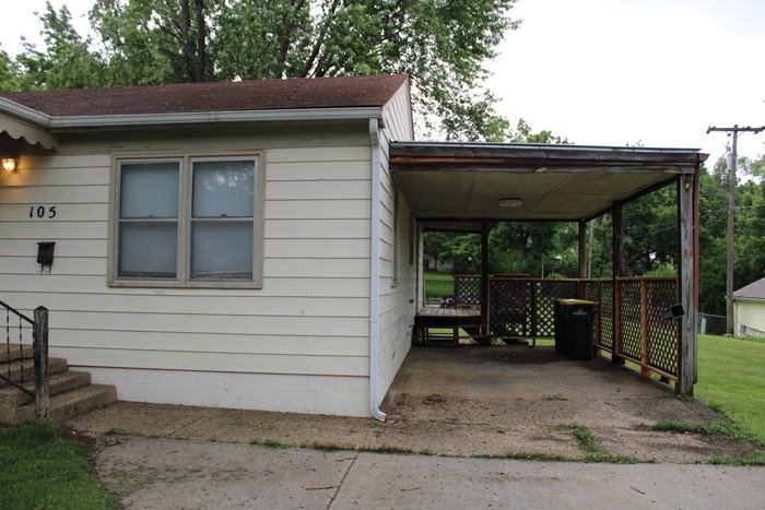 105 S 3rd St - Photo 2 of 5