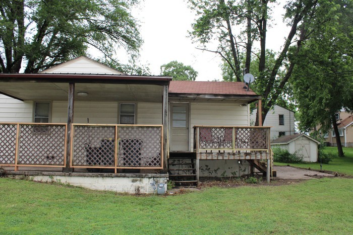 105 S 3rd St - Photo 3 of 5