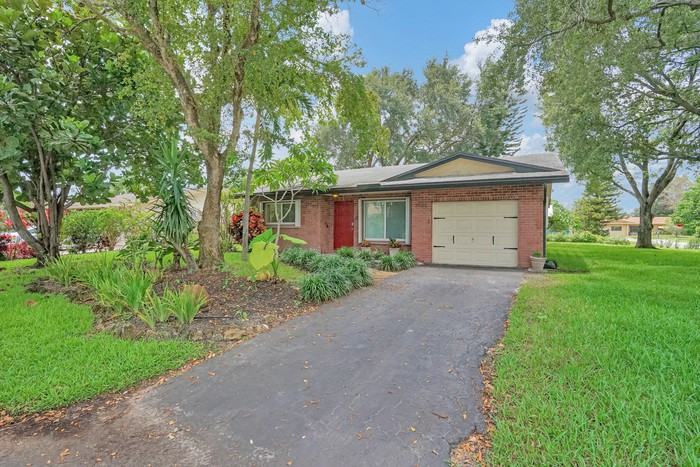 3330 Northwest 64th Street - Photo 3 of 38