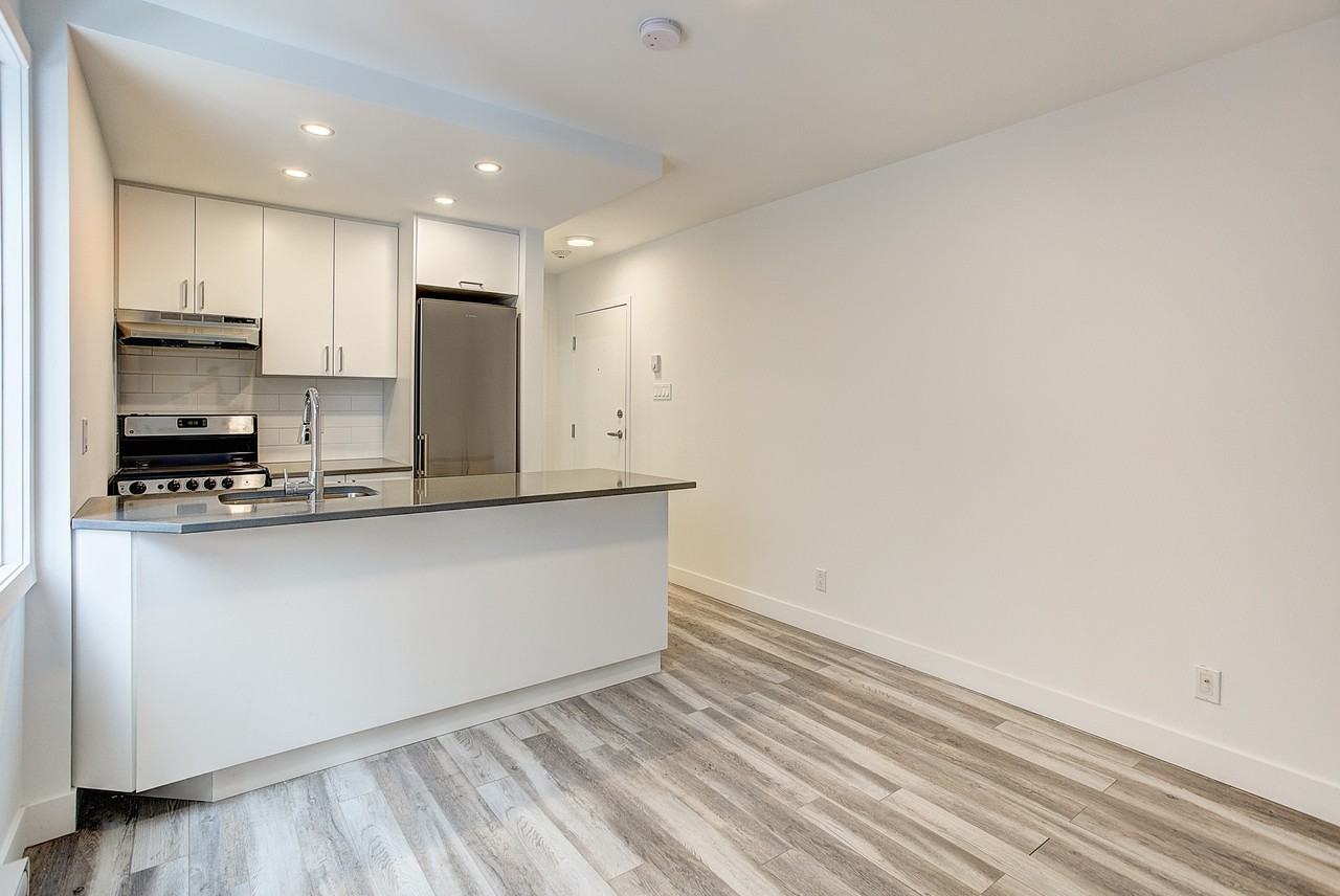 4530 Avenue Coloniale - Photo 3 of 12