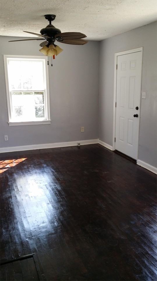 32 Bowen Ave SE - Photo 2 of 8