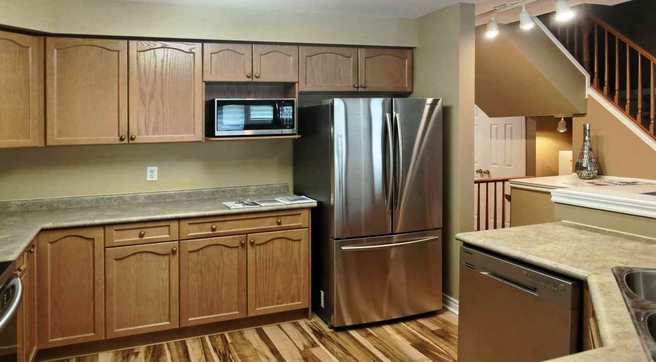 505 Blue Jay Drive - Photo 2 of 8