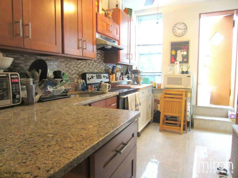114 Diamond St - Photo 2 of 6