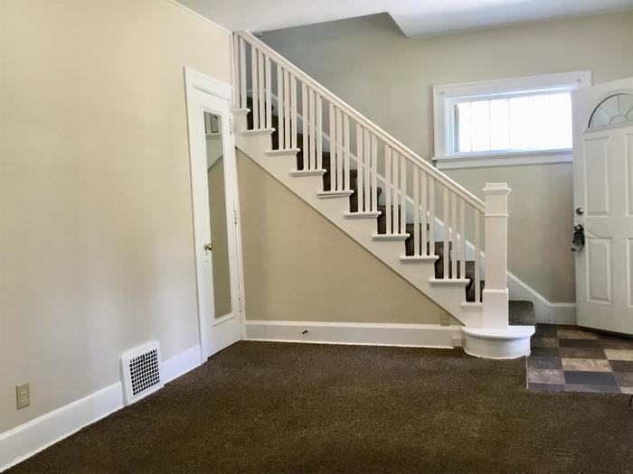 1019 N Meade St - Photo 2 of 15