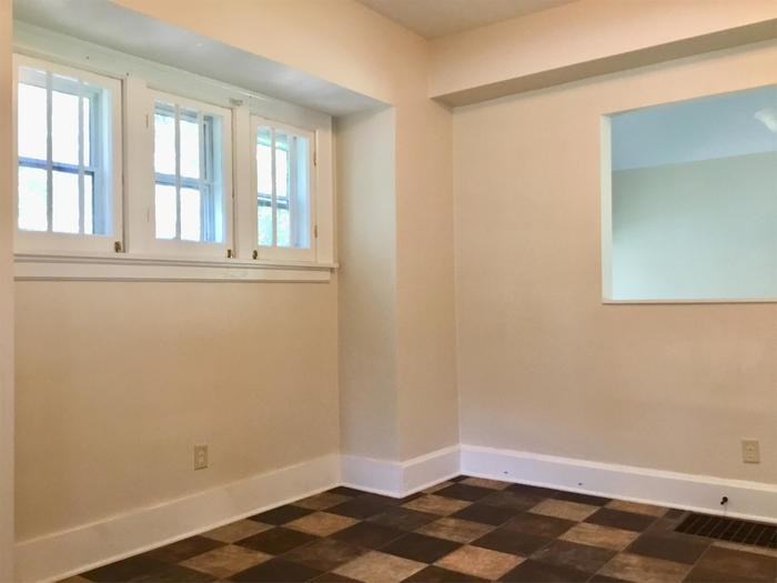 1019 N Meade St - Photo 3 of 15