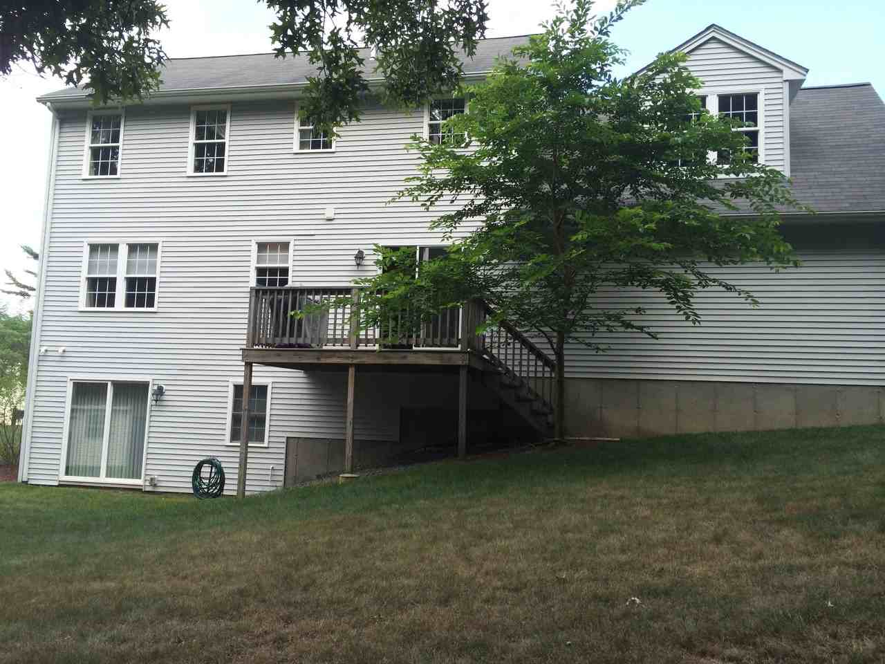 9 Pine Hollow Rd - Photo 2 of 27