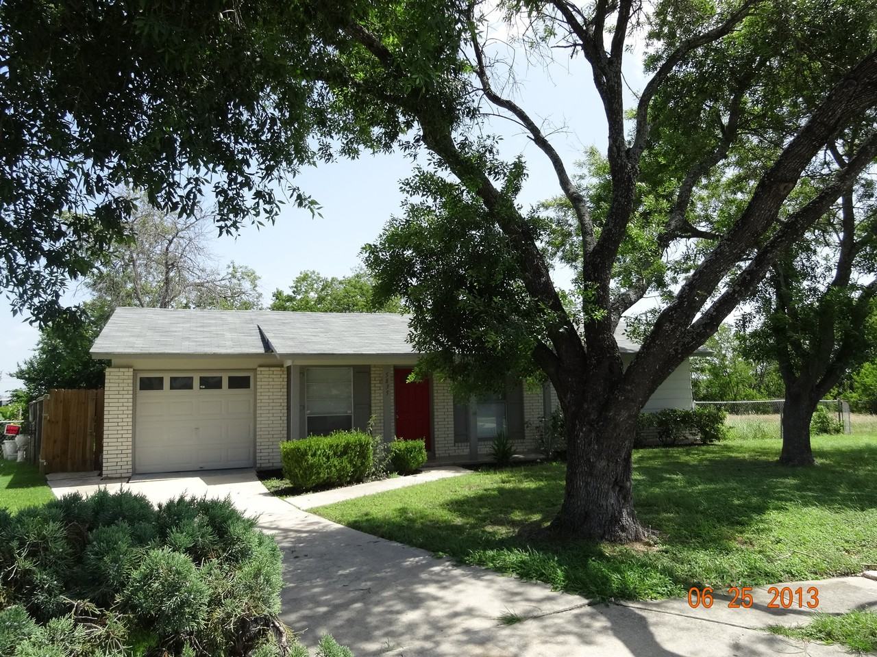 5835 Woodhollow - Photo 3 of 20