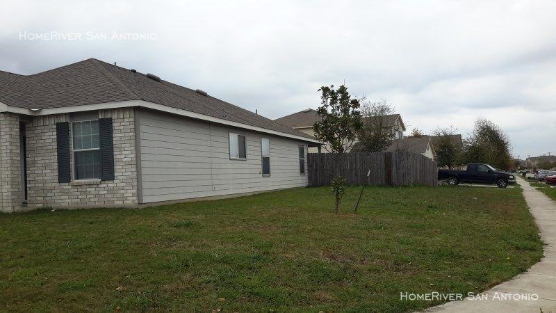 16402 Royal Horse - Photo 3 of 3