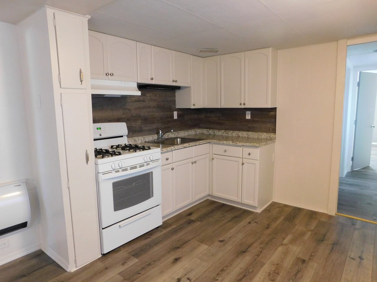 5544 Santos St - Photo 3 of 9