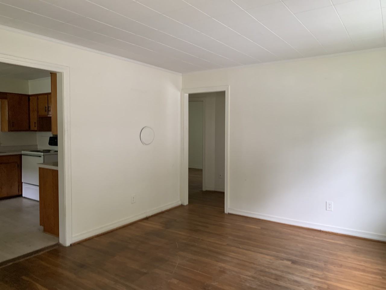 84 Oakwood St - Photo 2 of 10