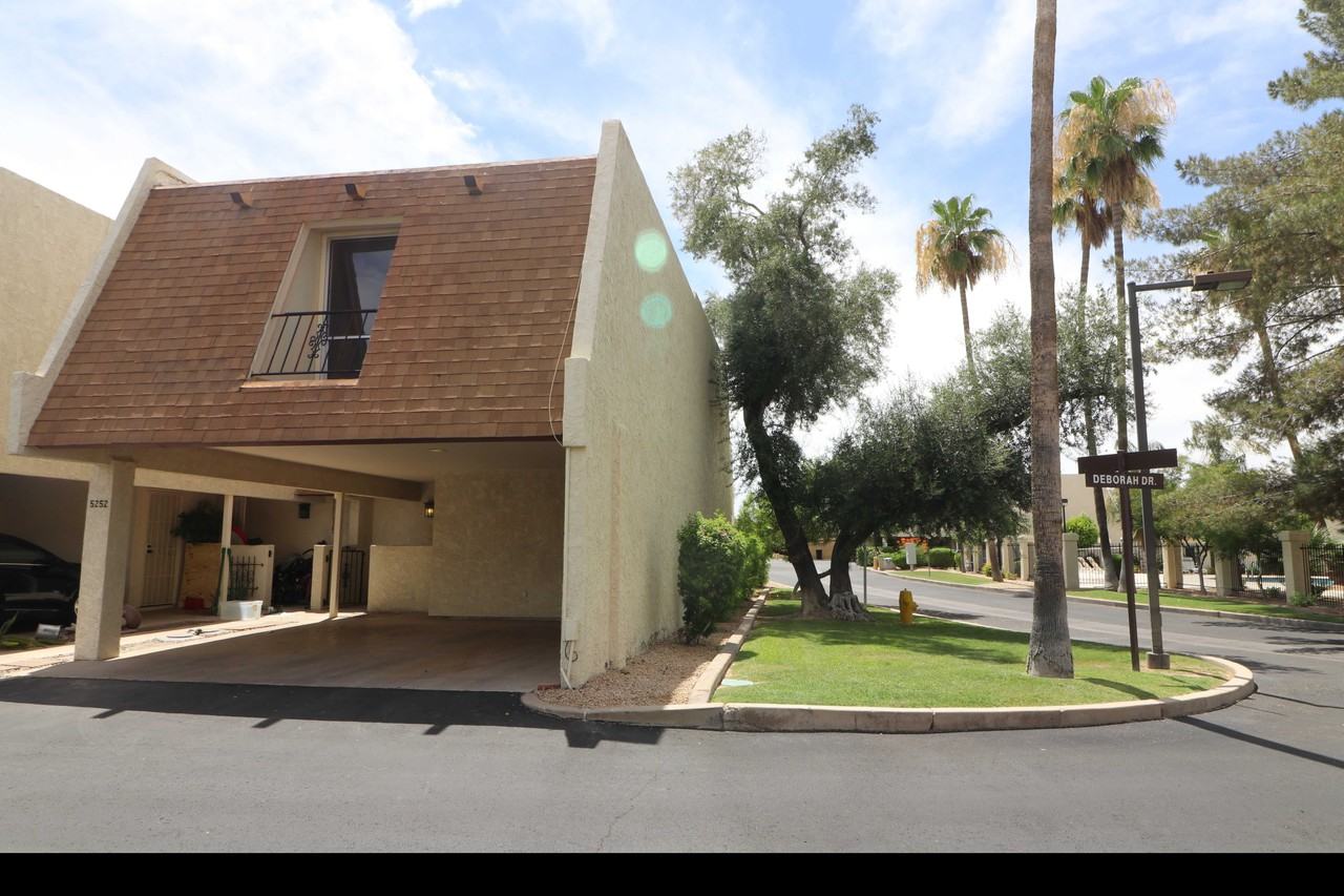 5252 S Deborah Dr - Photo 2 of 15