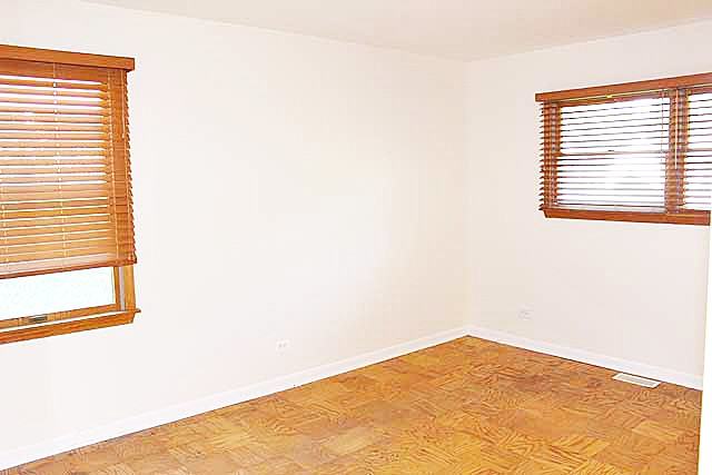 571 Sycamore Dr - Photo 2 of 28