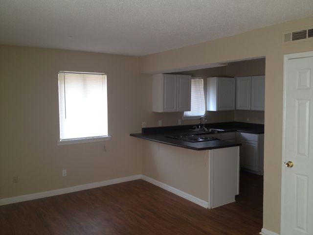 32 Bennett St - Photo 3 of 15